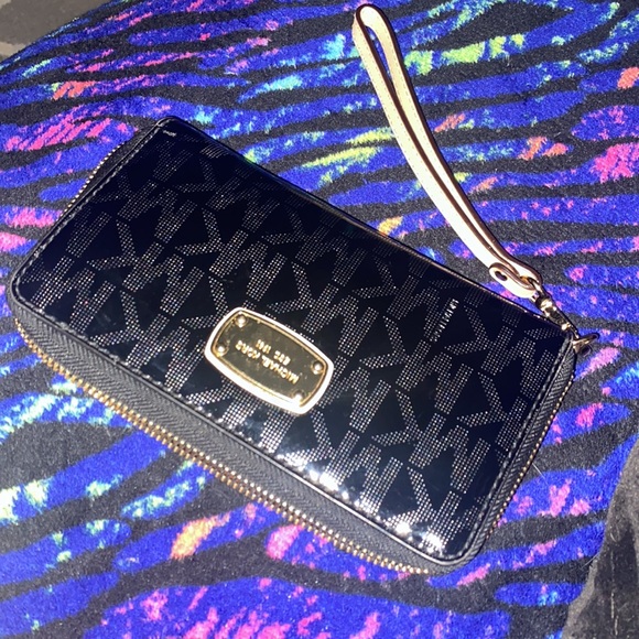 Michael Kors Handbags - MK